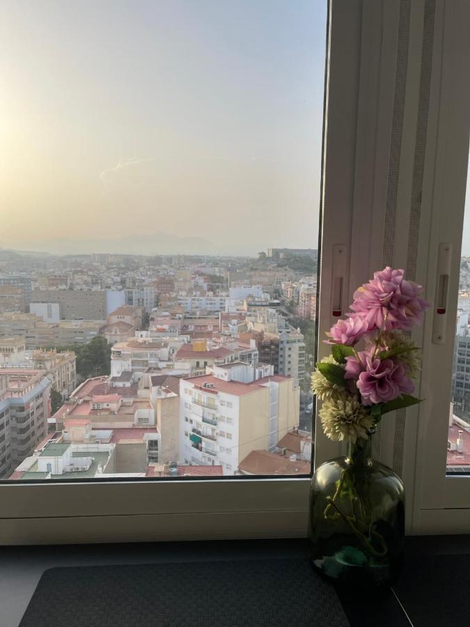 Sky Views Studio In City Centre Alicante Bagian luar foto