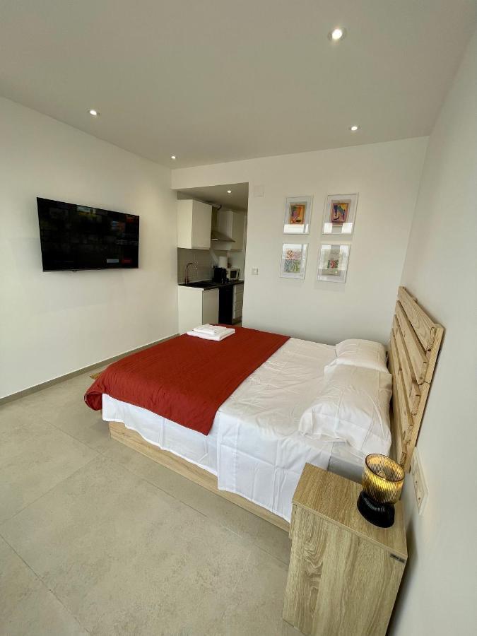 Sky Views Studio In City Centre Alicante Bagian luar foto