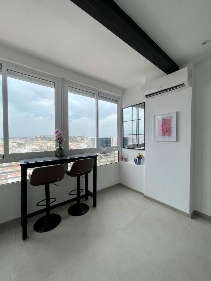Sky Views Studio In City Centre Alicante Bagian luar foto