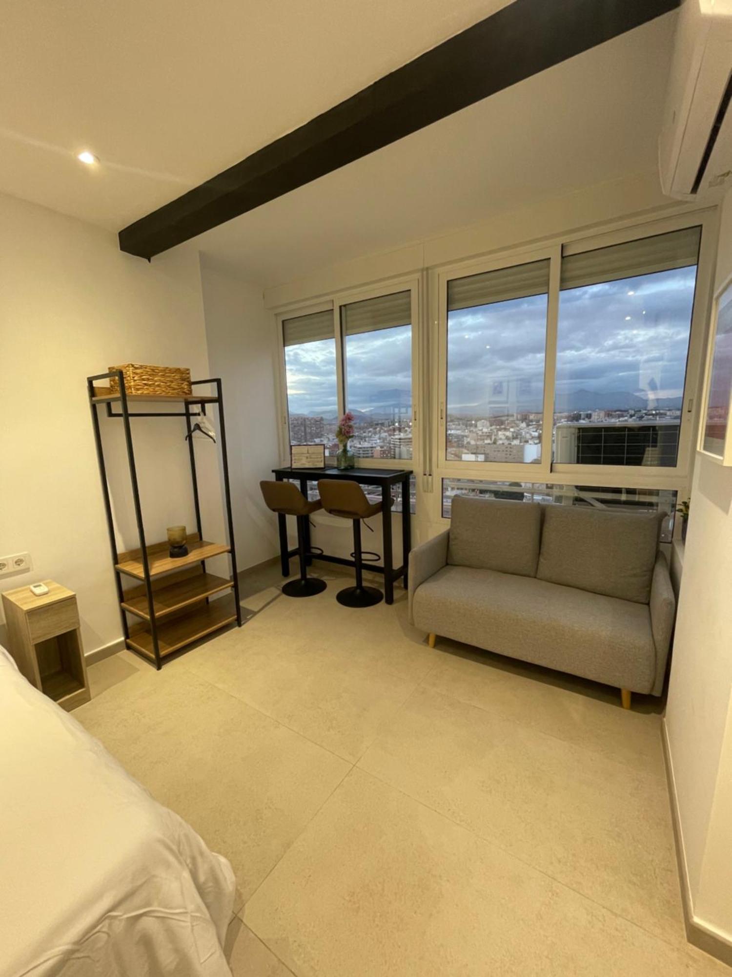 Sky Views Studio In City Centre Alicante Bagian luar foto